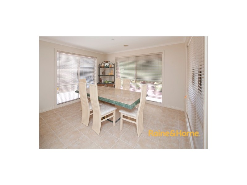 8 Cherrywood Way, Narre Warren South VIC 3805