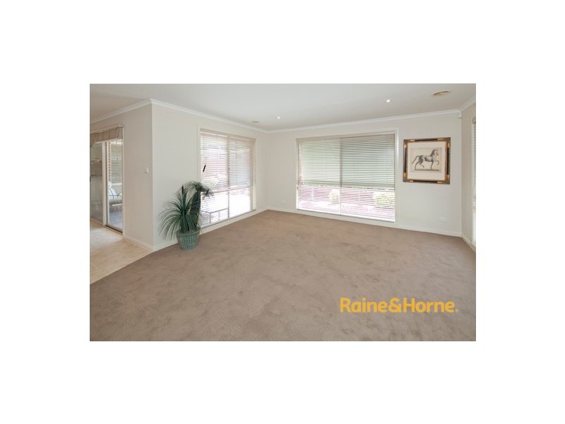 8 Cherrywood Way, Narre Warren South VIC 3805