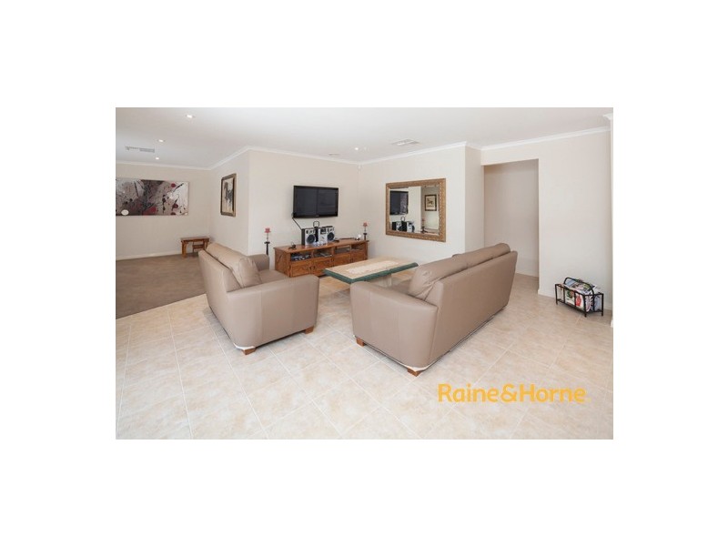 8 Cherrywood Way, Narre Warren South VIC 3805