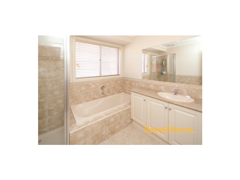 8 Cherrywood Way, Narre Warren South VIC 3805