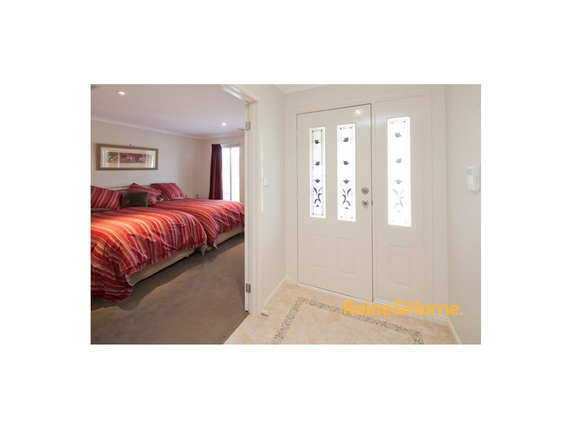 8 Cherrywood Way, Narre Warren South VIC 3805