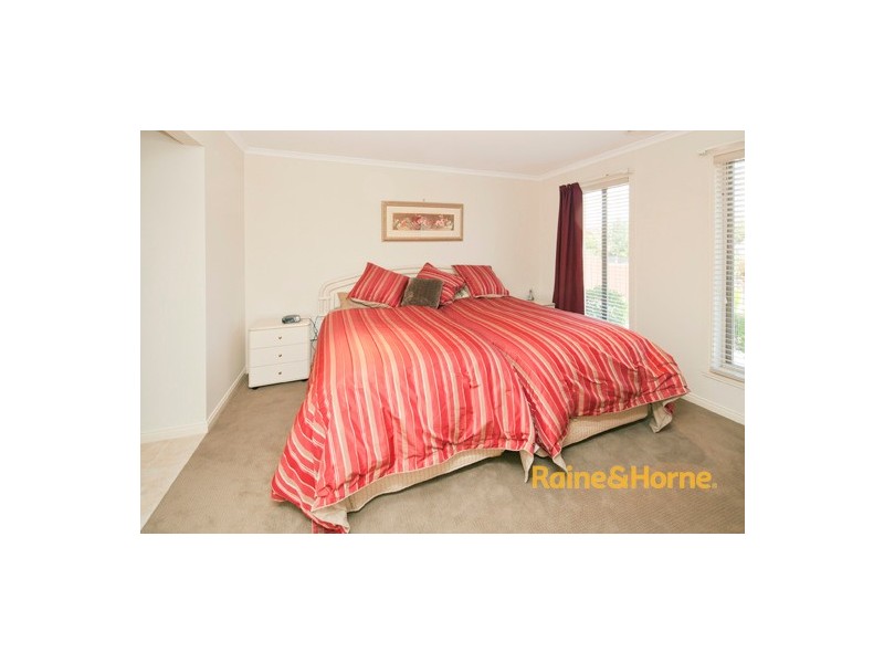 8 Cherrywood Way, Narre Warren South VIC 3805