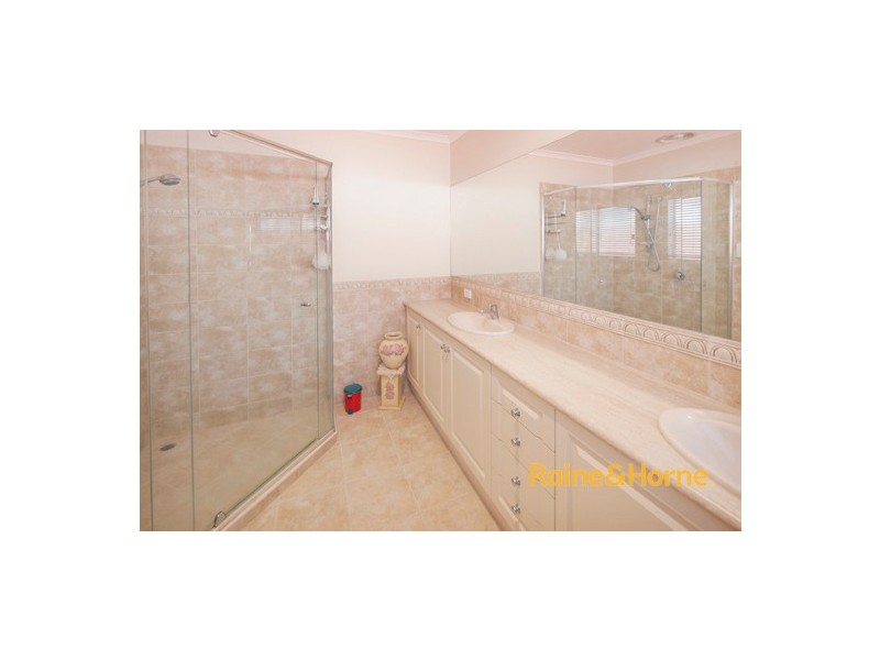 8 Cherrywood Way, Narre Warren South VIC 3805