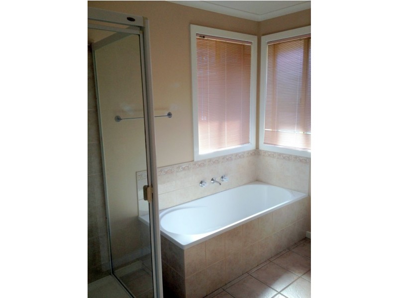 23 Sandalwood Drive, Narre Warren VIC 3805