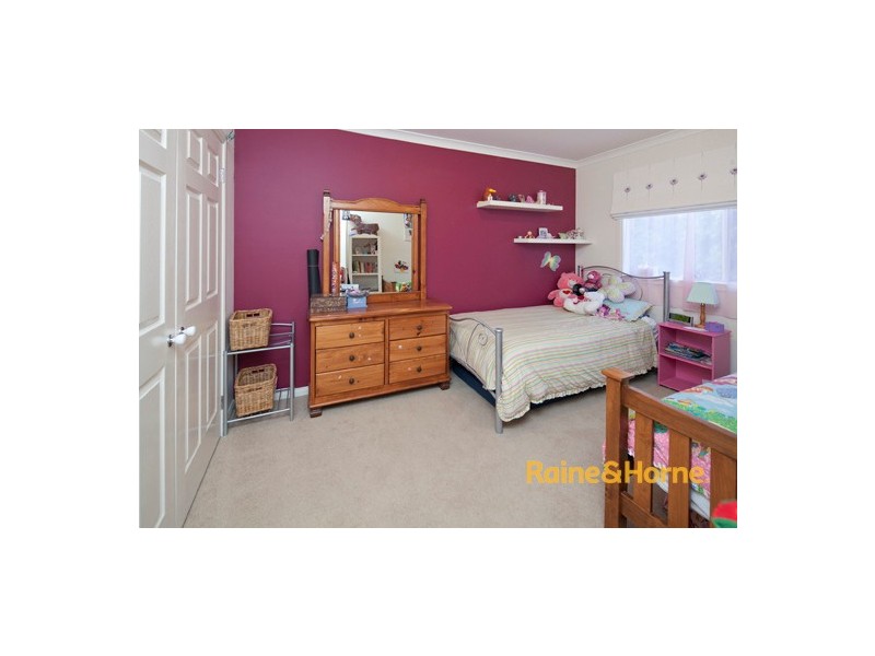 8 St Ives Drive, Narre Warren South VIC 3805