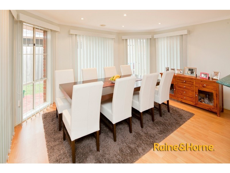 24 Bella Cres, Hallam VIC 3803
