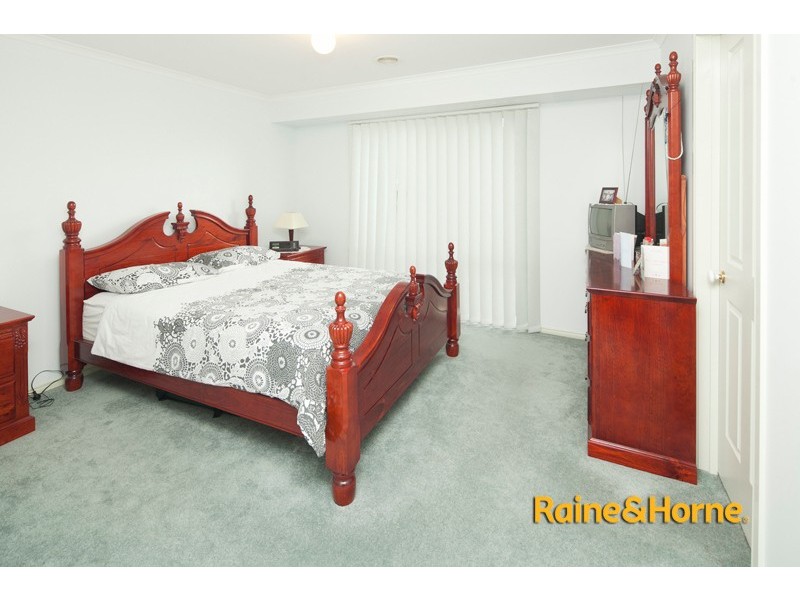 24 Bella Cres, Hallam VIC 3803
