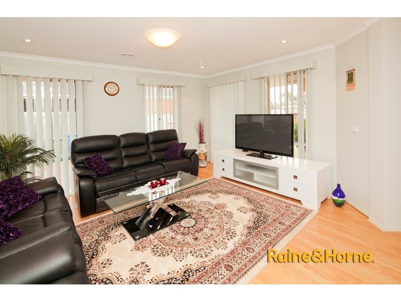24 Bella Cres, Hallam VIC 3803