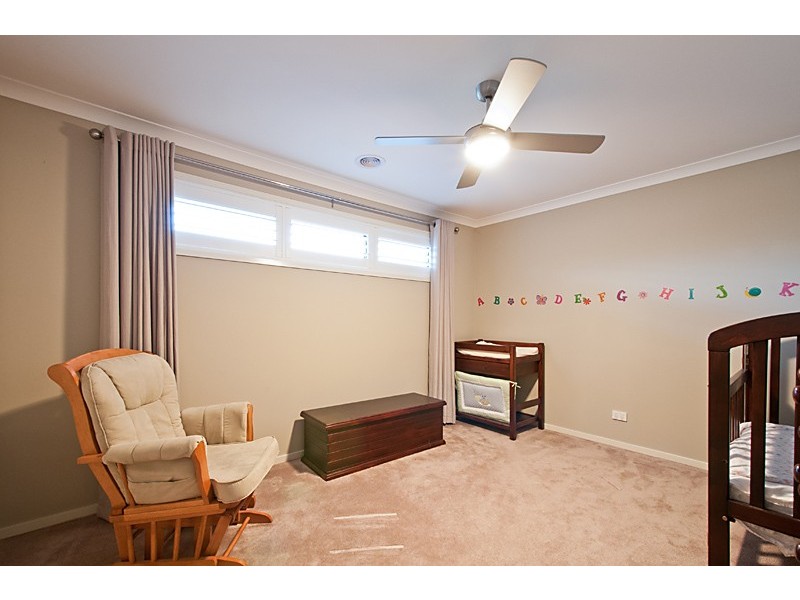 16 Bronson Cct, Cranbourne North VIC 3977