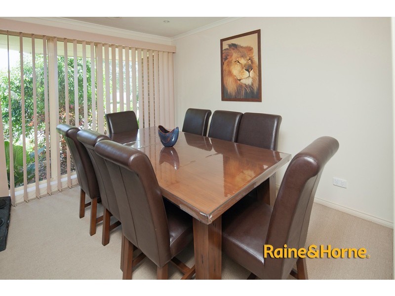 2 Robinswood Parade, Narre Warren South VIC 3805