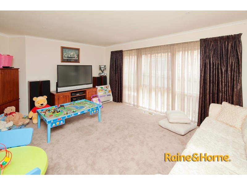 19 Moonbeam Close, Narre Warren South VIC 3805