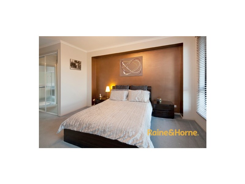 13 St Ives Drive, Narre Warren South VIC 3805