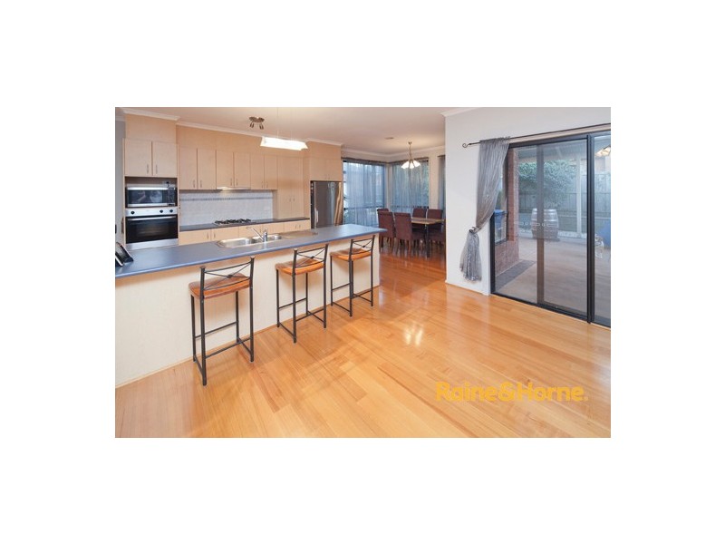 13 St Ives Drive, Narre Warren South VIC 3805