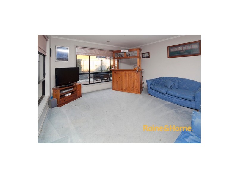 13 St Ives Drive, Narre Warren South VIC 3805