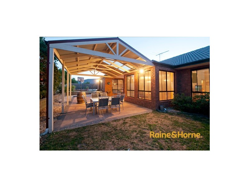 13 St Ives Drive, Narre Warren South VIC 3805