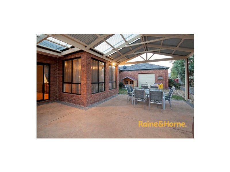 13 St Ives Drive, Narre Warren South VIC 3805