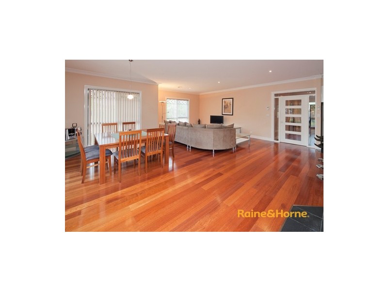 5 Delhuntly Rise, Narre Warren South VIC 3805