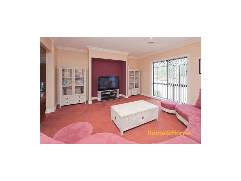 5 Delhuntly Rise, Narre Warren South VIC 3805