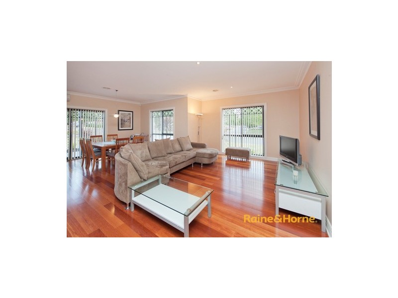 5 Delhuntly Rise, Narre Warren South VIC 3805