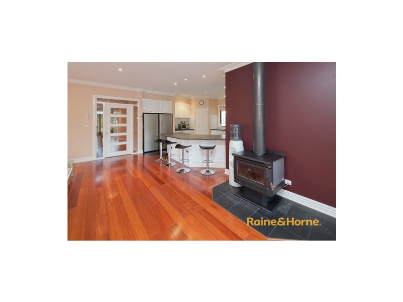 5 Delhuntly Rise, Narre Warren South VIC 3805