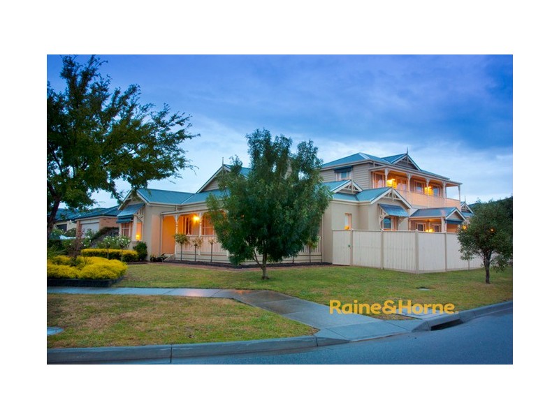 10 Peppertree Ave, Narre Warren South VIC 3805