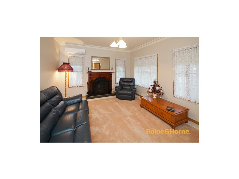 10 Peppertree Ave, Narre Warren South VIC 3805