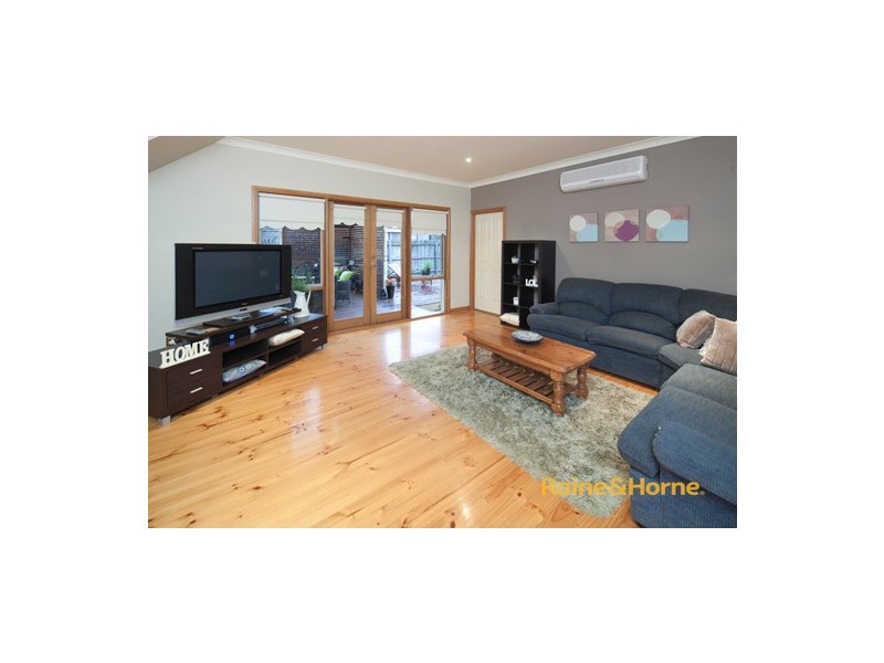 10 Peppertree Ave, Narre Warren South VIC 3805