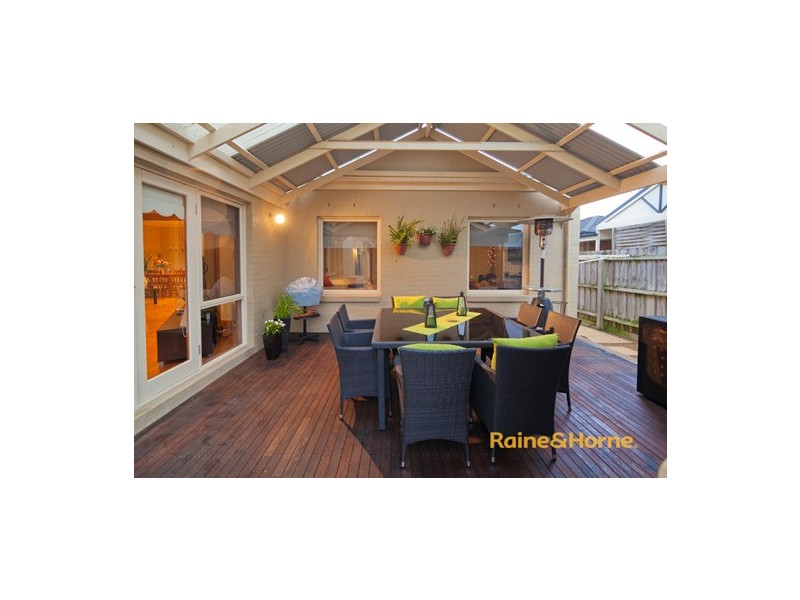 10 Peppertree Ave, Narre Warren South VIC 3805