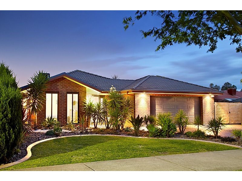 74 Robinswood Parade, Narre Warren South VIC 3805