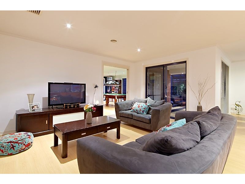 74 Robinswood Parade, Narre Warren South VIC 3805