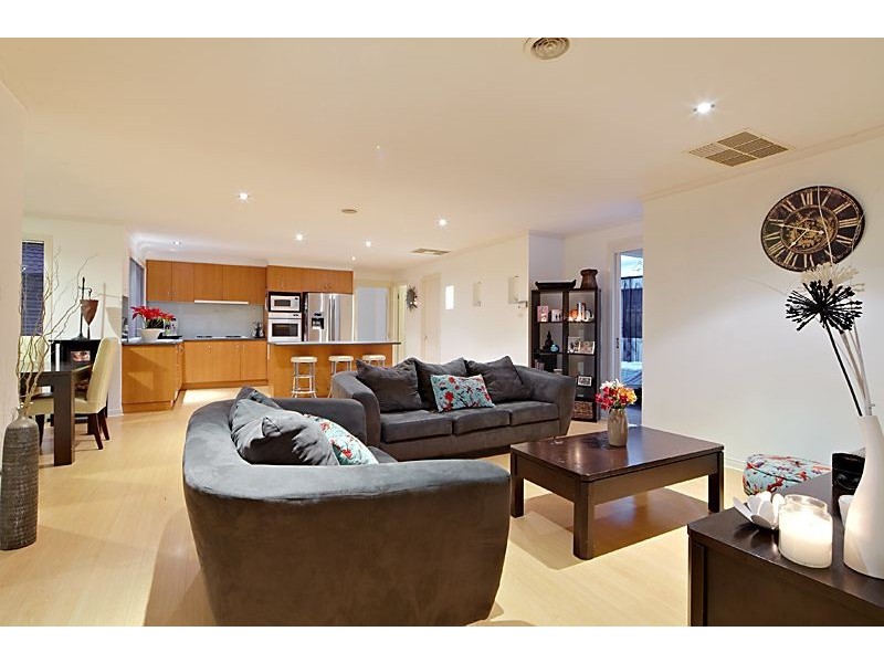 74 Robinswood Parade, Narre Warren South VIC 3805