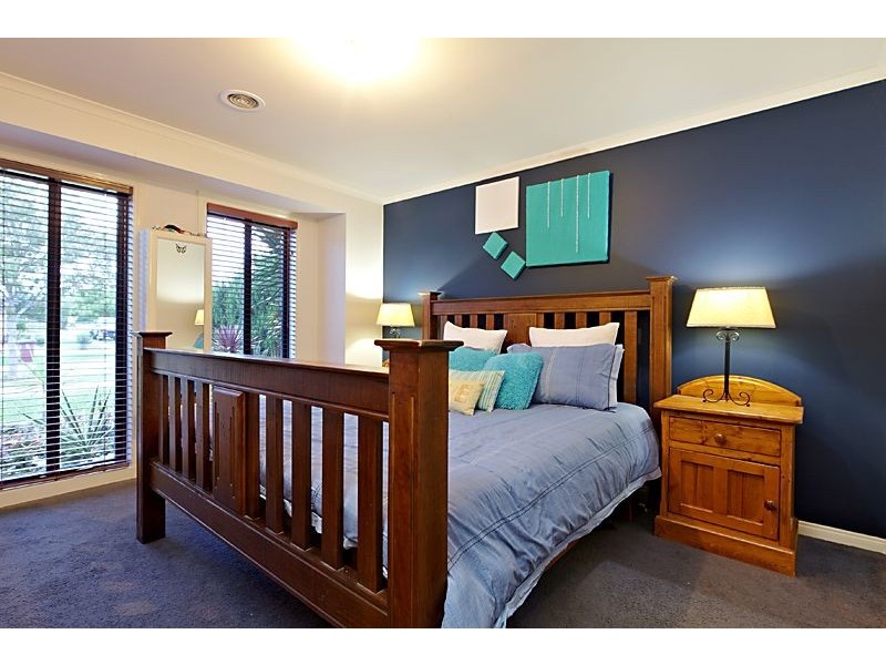 74 Robinswood Parade, Narre Warren South VIC 3805