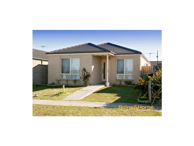 18 Violet Way, Cranbourne VIC 3977