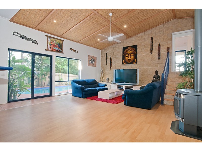6 Mercy Crt, Narre Warren South VIC 3805