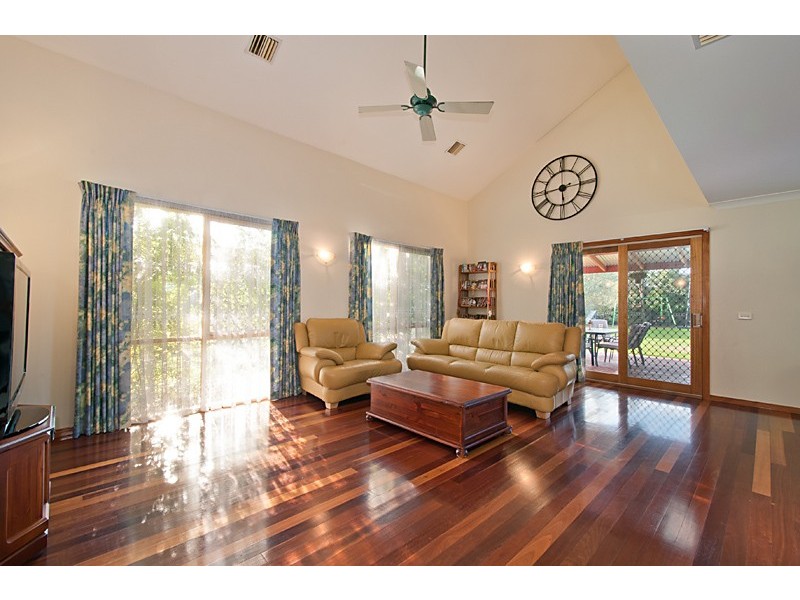 9 Jenny Court, Cranbourne North VIC 3977