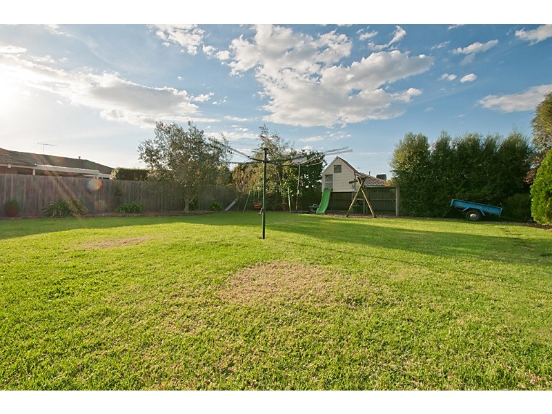 9 Jenny Court, Cranbourne North VIC 3977