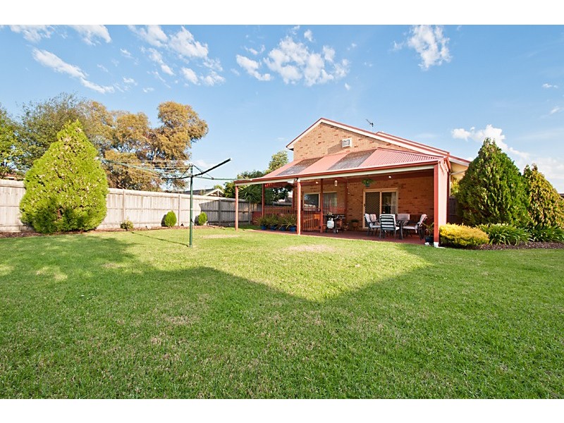 9 Jenny Court, Cranbourne North VIC 3977