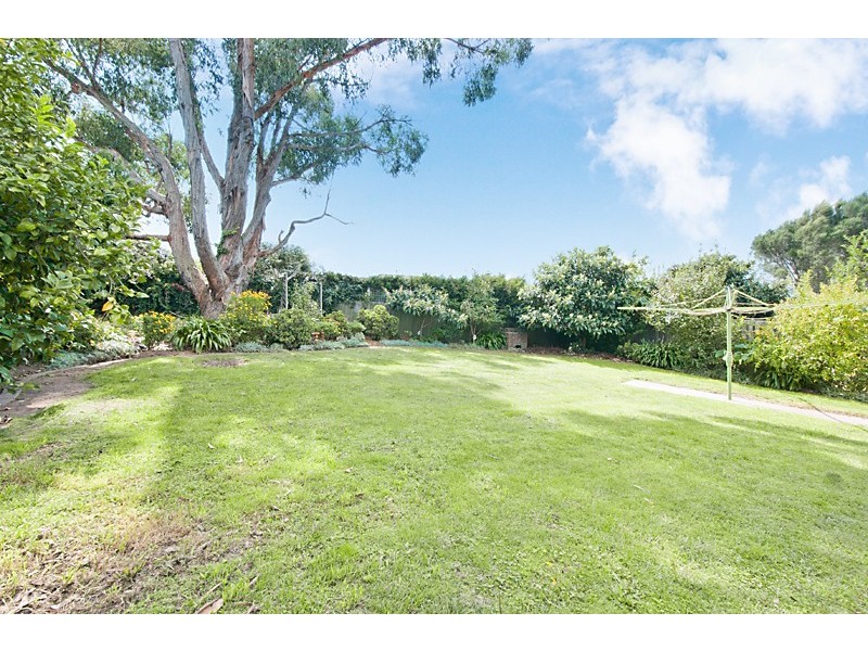 25 Cloverset Ave, Narre Warren VIC 3805
