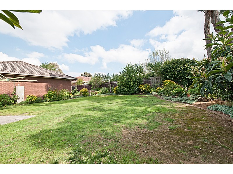 25 Cloverset Ave, Narre Warren VIC 3805
