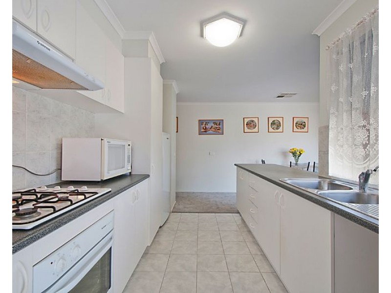 85 Kingston Ave, Narre Warren South VIC 3805