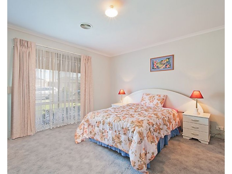 85 Kingston Ave, Narre Warren South VIC 3805