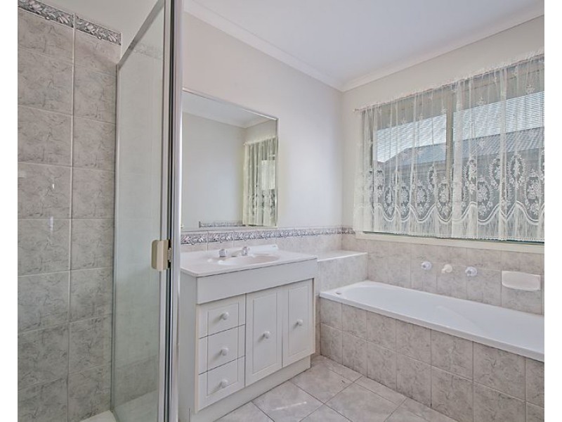 85 Kingston Ave, Narre Warren South VIC 3805