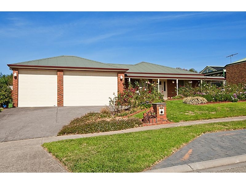 2 Moonbeam Close, Narre Warren South VIC 3805