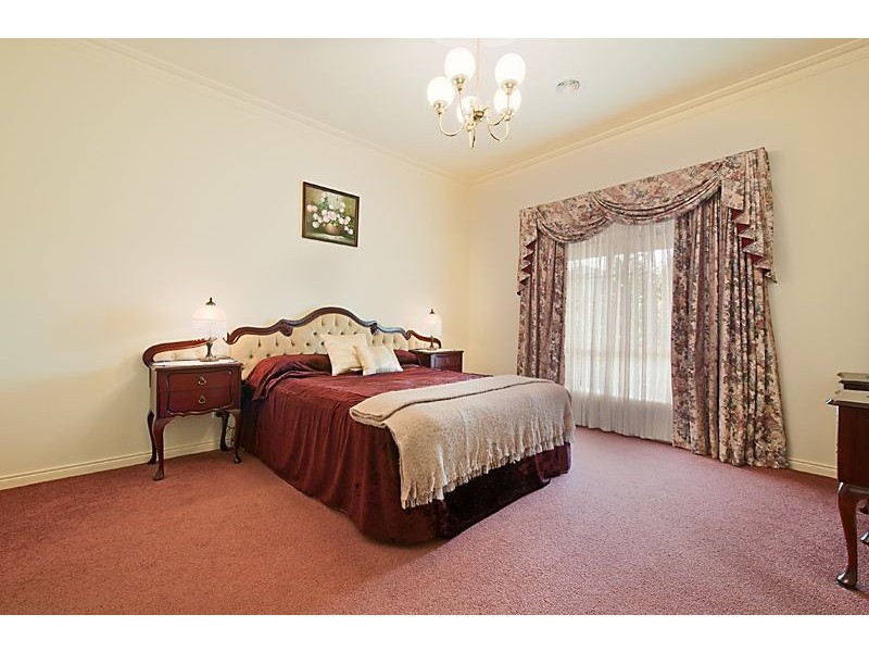 2 Moonbeam Close, Narre Warren South VIC 3805