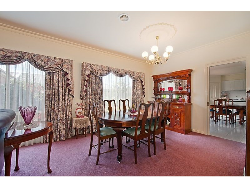 2 Moonbeam Close, Narre Warren South VIC 3805