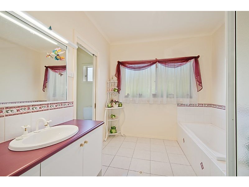 2 Moonbeam Close, Narre Warren South VIC 3805