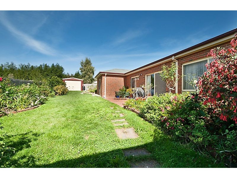 2 Moonbeam Close, Narre Warren South VIC 3805