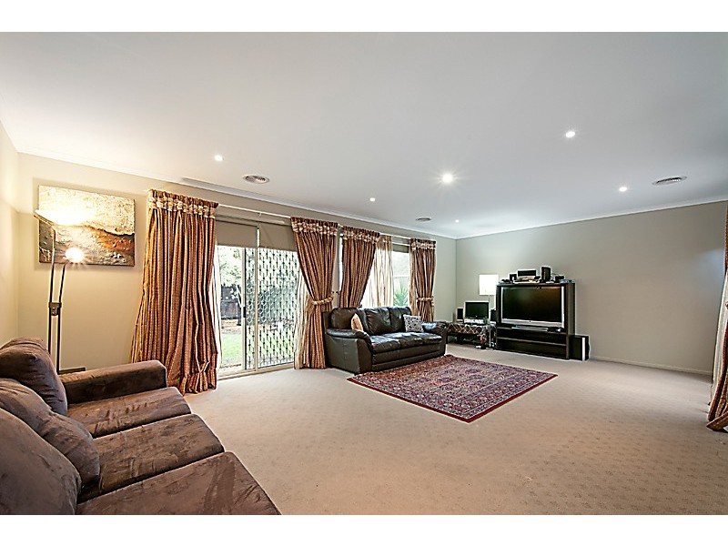 45 Littlecroft Ave, Narre Warren South VIC 3805