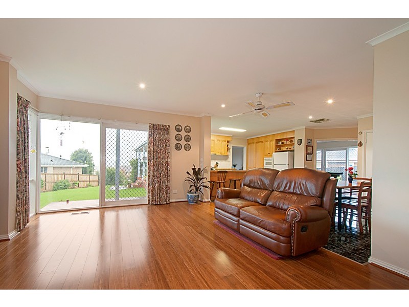 19 Dewdrop Place, Narre Warren South VIC 3805