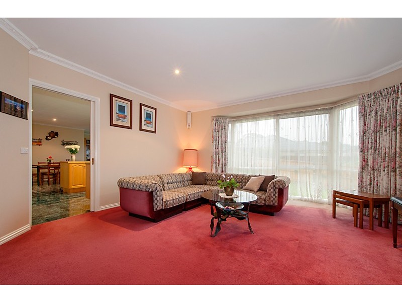 19 Dewdrop Place, Narre Warren South VIC 3805